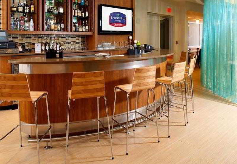 Hotel Springhill Intercontinental Airport 3*